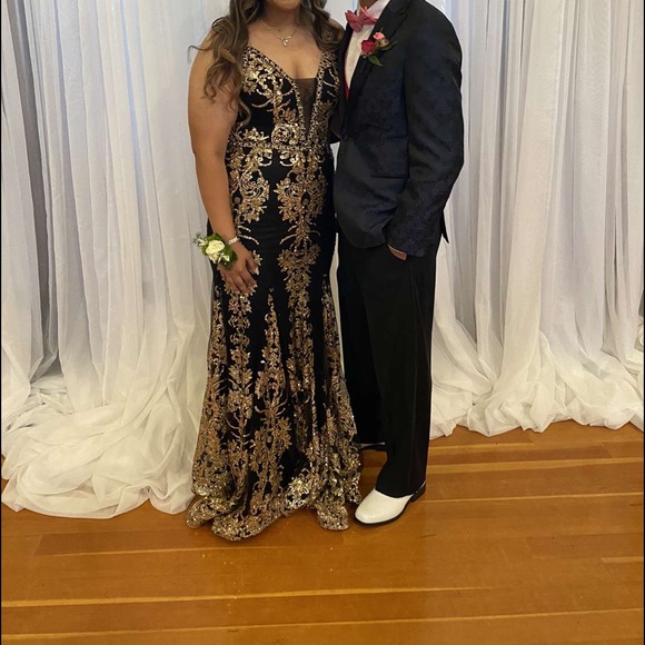 PROM DRESS - Picture 2 of 2